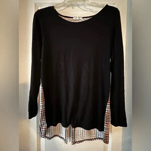 Ava James black long sleeve t shirt with plaid back and button details, size M